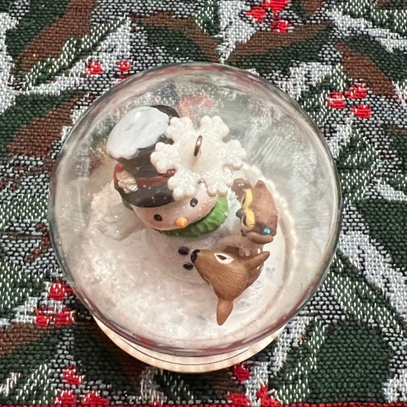 Hallmark Who-o-o Doesn’t Love Snow KOC 2012 - Picture 5 of 12